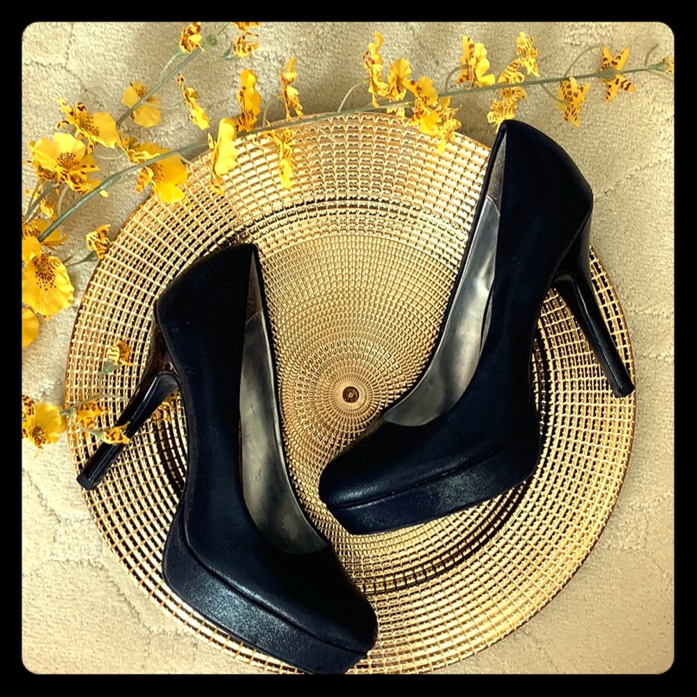 9 & Co. black pumps